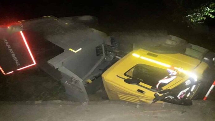 Tipper crashed on the Pathankot-Bharmour highway in Dalhousie