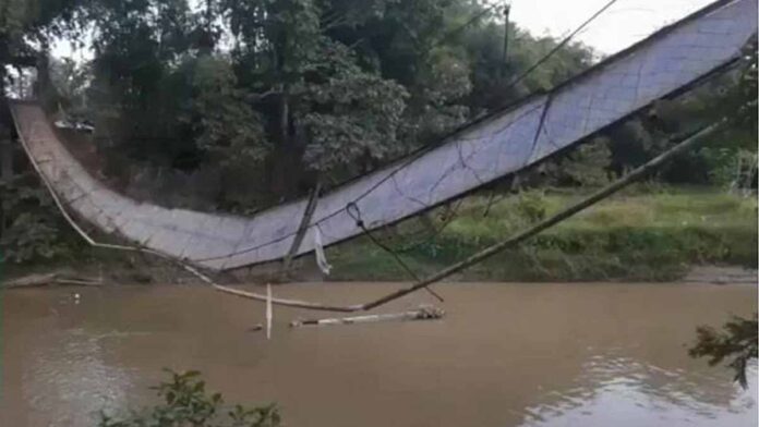 Broken bridge many fell in the river