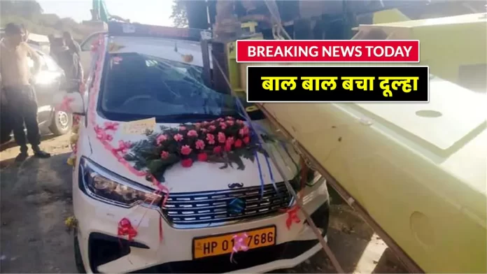 Crane overturns on vehicle carrying groom Shahpur in Kangra
